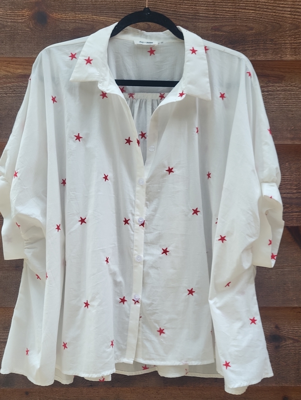 day + moon Boxy White Button-Down Shirt with Red Star Embroidery S